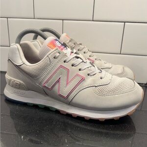 New Balance 574 Classic Shoes Sneakers WL574SOL Size 7.5 B